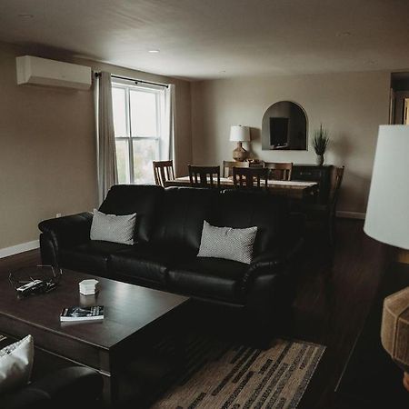 Riverside Suites Гранд Фолс - Уиндзор Екстериор снимка